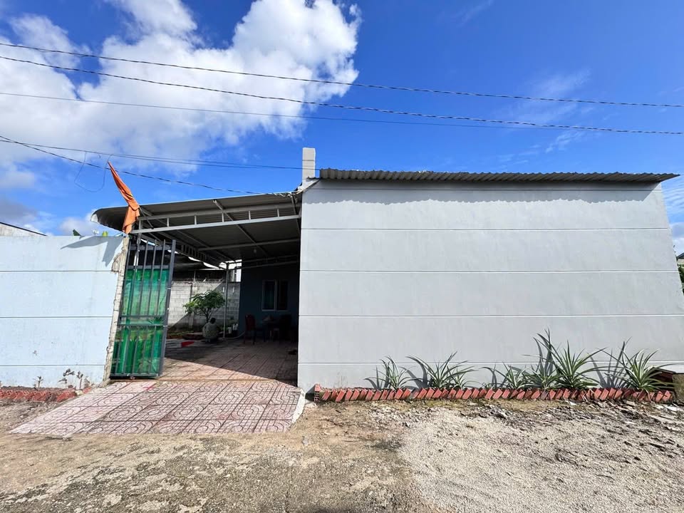 Nhà phố Phường Mỹ Xuân, 100m² giá chỉ 7xx triệu - Sẵn sàng vào ở ngay!