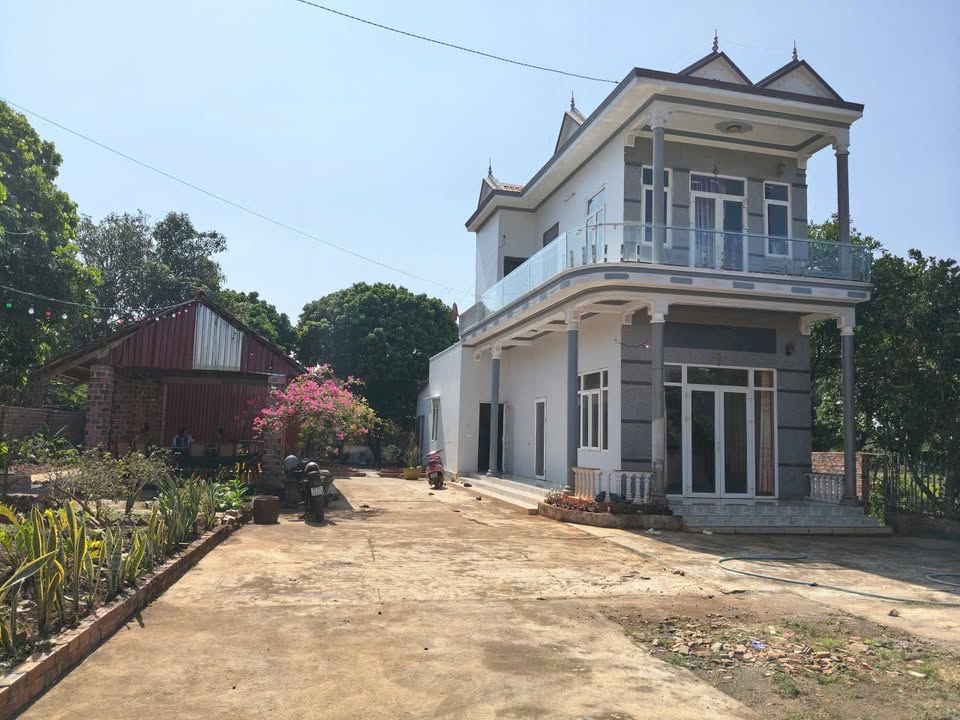 Đất nền mặt đường Quốc lộ 14, Huyện Chư Sê, 1100m² giá 2.2 tỷ - Đầu tư sinh lời hấp dẫn!