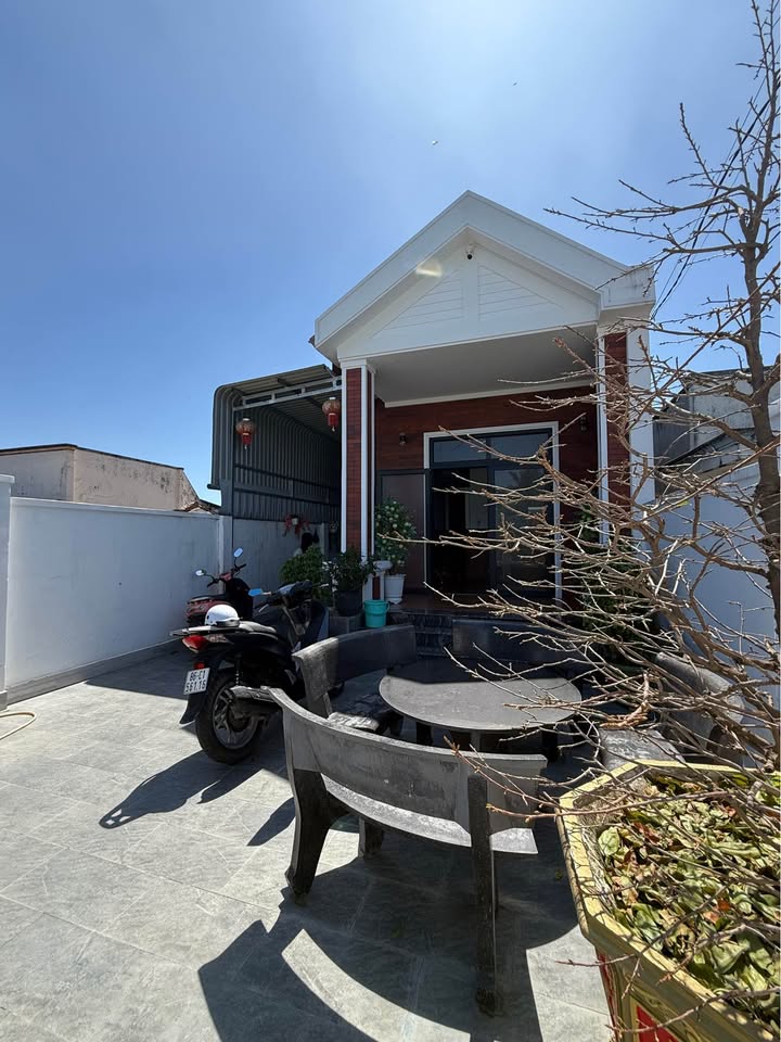 Nhà cấp 4 mái thái mới tại Hàm Kiệm, 100m² giá chỉ 1.99 tỷ - Sẵn sàng vào ở ngay!