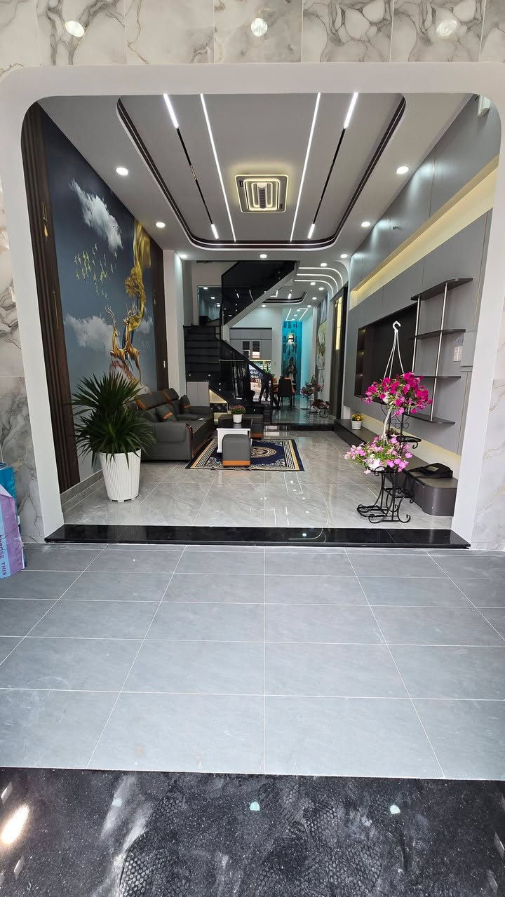 Nhà mới 3 tầng tại KDC Cát Tường Phú Sinh 74m² giá 3.19 tỷ - Đầy đủ nội thất sang trọng!