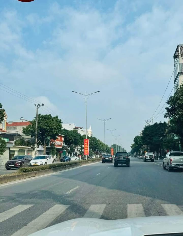 Bán gấp nhà mặt phố Trần Hưng Đạo, Ninh Bình 104m² - Tiềm năng kinh doanh lớn!