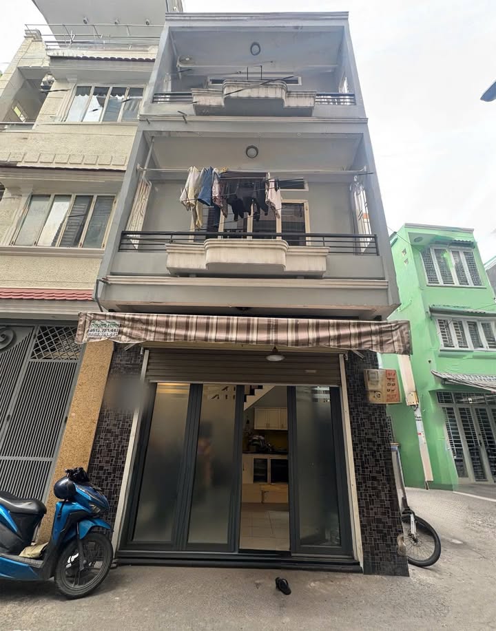 Nhà 3 tầng Phan Xích Long, 20m², giá chỉ 4.86 tỷ - Sẵn sàng dọn vào ở ngay!