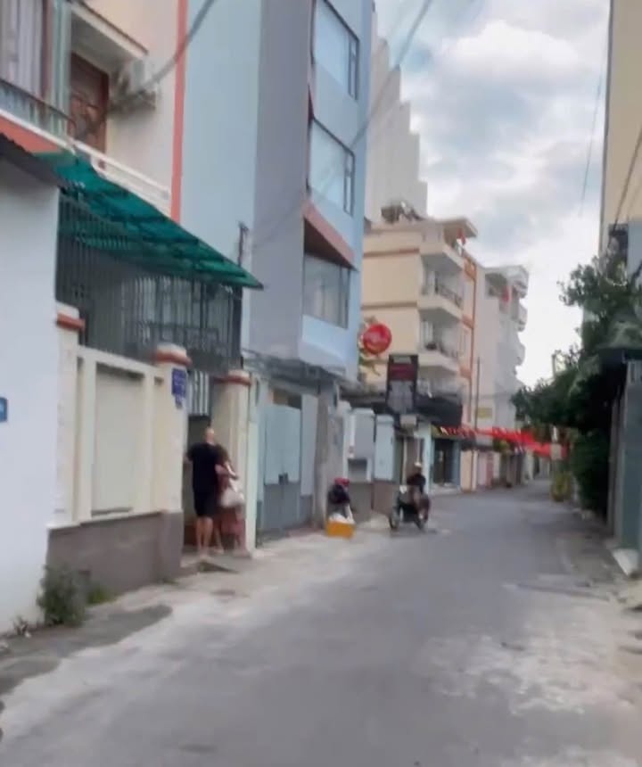 Nhà 2 Tầng Mặt Đường Nguyễn Kháng Toàn, 58.6m² Giá 6.9 Tỷ - Chính Chủ Bán Gấp!