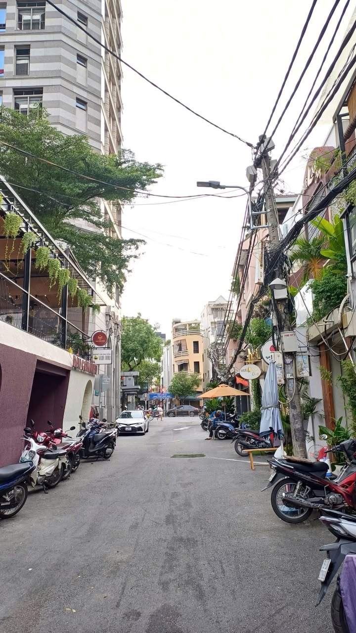 Townhouse Hẻm 8M Đường Lý Thường Kiệt, Tân Bình 95m² giá 8.6 tỷ - Nhà đẹp, gara ô tô riêng