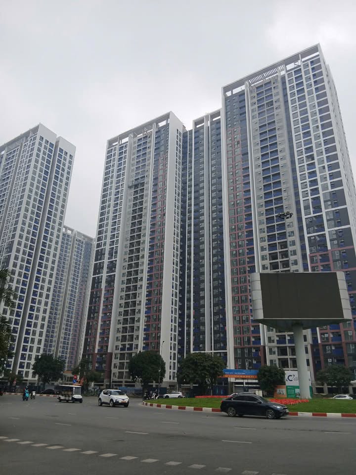 Căn hộ Vinhomes Smart City Tây Mỗ 76m² giá 6.15 tỷ - View thoáng đẹp, không view nghĩa trang!