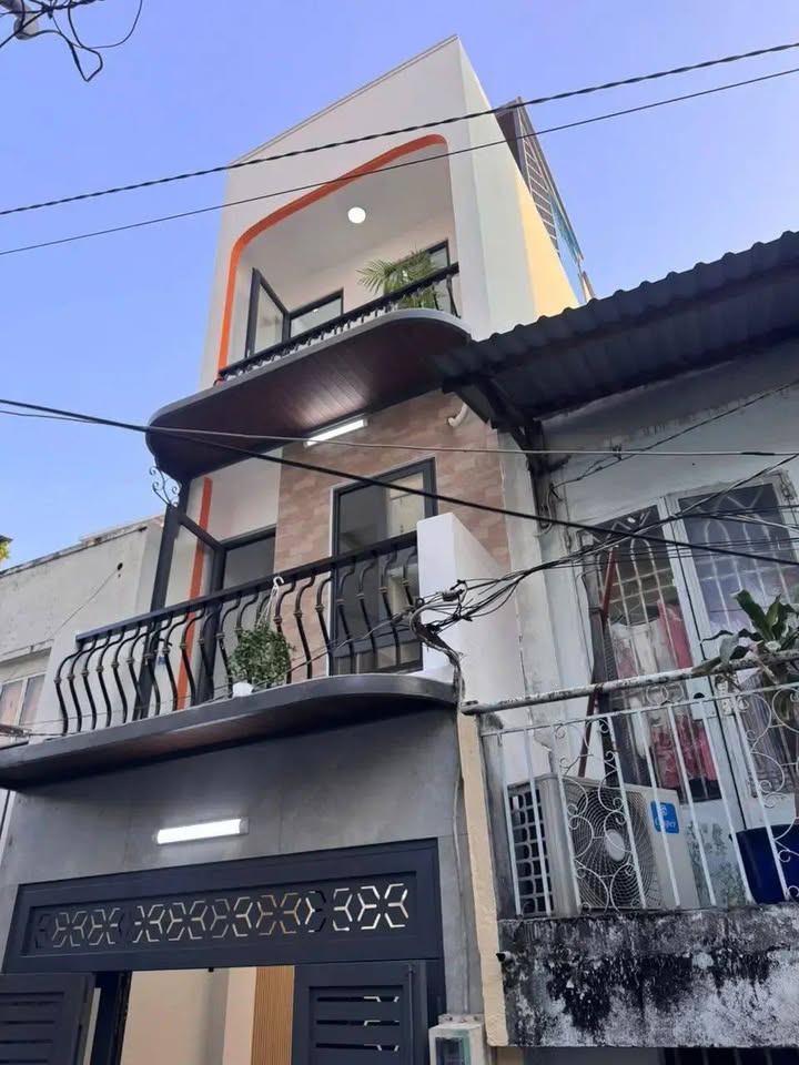 Nhà 4 tầng đẹp tại Hẻm 449 Hương Lộ 2, Bình Tân - Giá chỉ 4.75 tỷ!