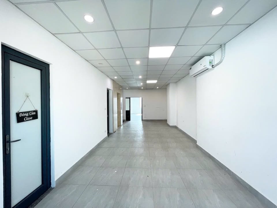 Văn phòng cho thuê 80m² tại Nguyễn Xiển, Thanh Xuân - Giá chỉ 10 triệu/tháng!