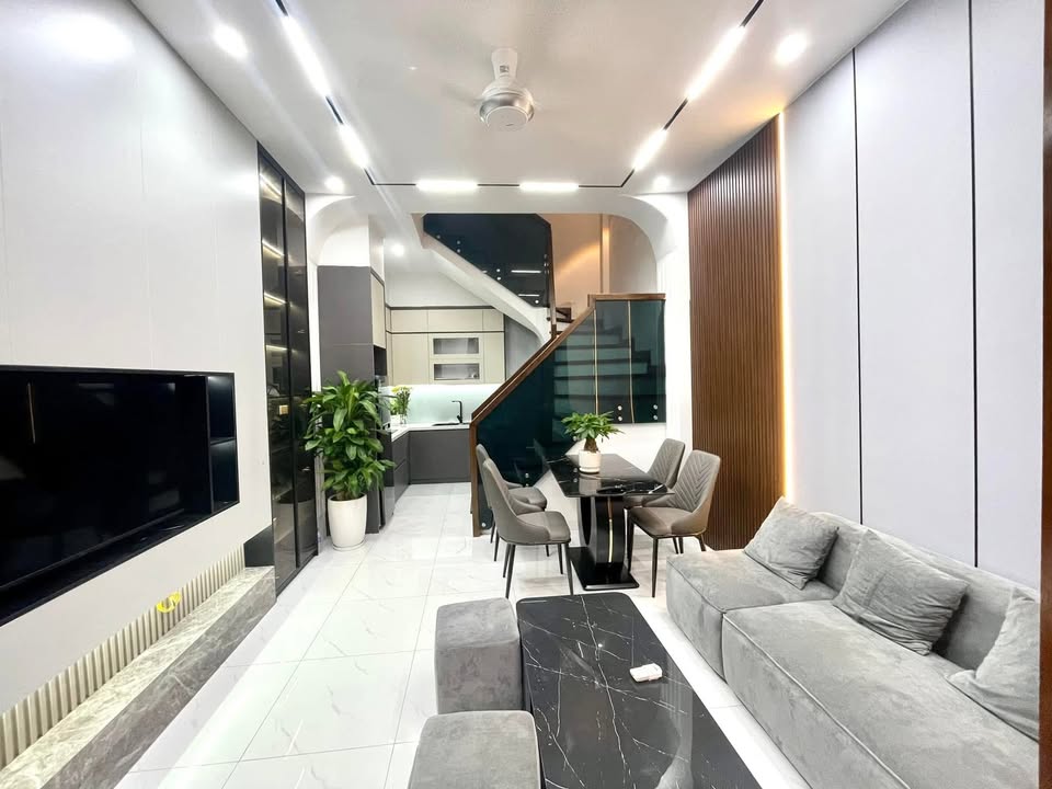 Nhà phố Minh Khai 42m² giá 8 tỷ - Thiết kế hiện đại, sẵn sàng giao dịch!
