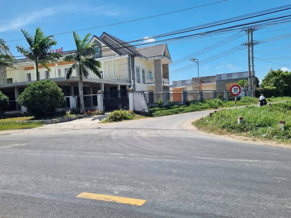 Đất nền 18 công 300m² tại Trà Vinh - Mặt tiền đường nhựa, giá chỉ 14.64 tỷ!