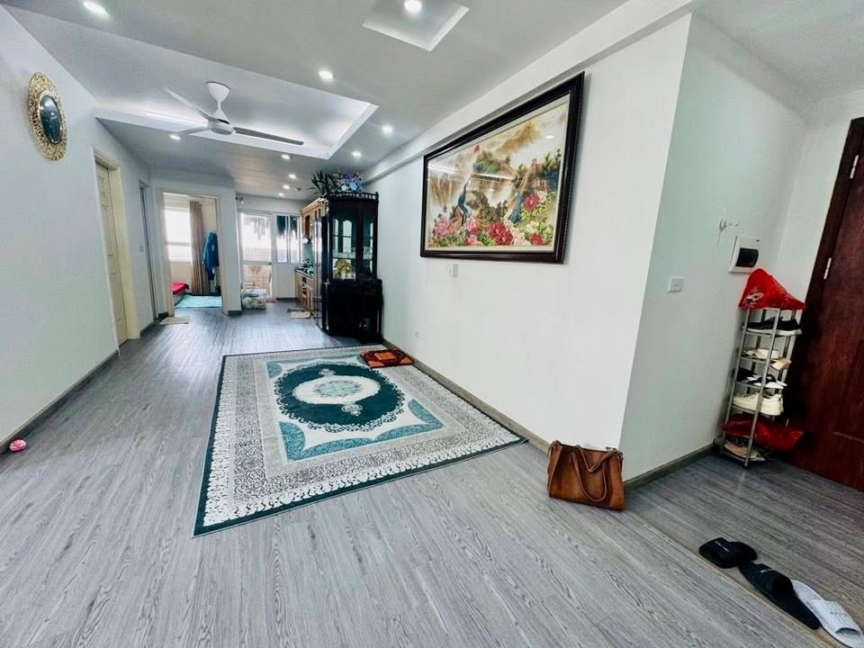 Chung cư Sài Đồng Long Biên 74m² giá 5.5 tỷ - Căn góc đẹp, sẵn ở ngay!