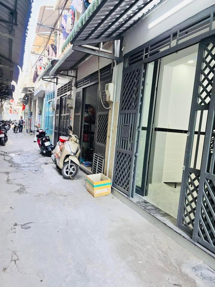 Nhà phố 1 trệt 1 lầu tại Quận 12, 32m² chỉ 1.79 tỷ - Sẵn sàng đón Tết!