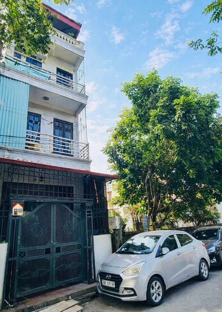 Nhà riêng Thạch Bàn 58m² giá 11 tỷ - Sổ hồng chính chủ, ô tô đỗ cửa!