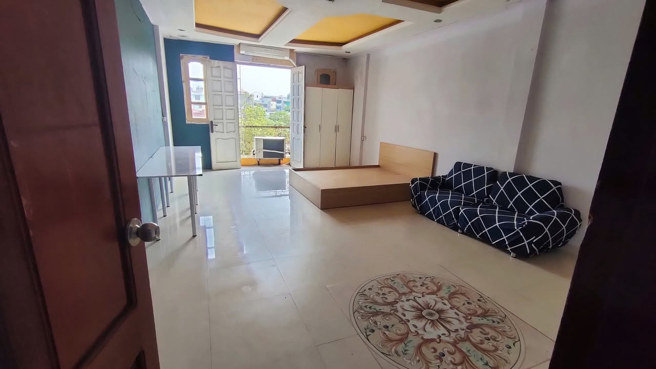 Phòng cho thuê Ngô Gia Tự Long Biên 25m² giá chỉ 2.5 triệu - Sẵn sàng vào ở ngay!