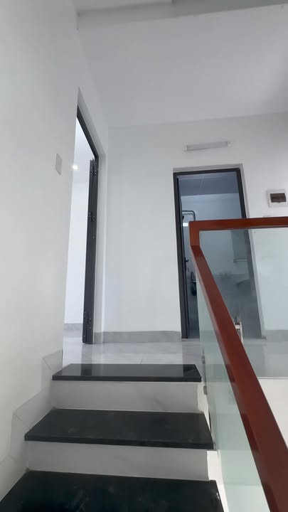 Nhà 3 tầng tại Phường Cao Xanh, Hạ Long 50m² giá 2 tỷ - Hướng Nam thoáng mát!