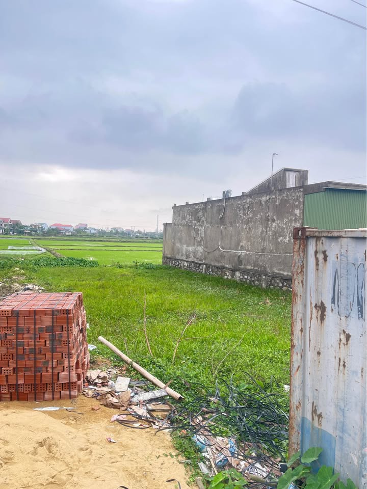 Đất nền Thạch Tân, Thạch Hà, 95m² giá 2 tỷ - Đường thông thoáng, giao thông thuận lợi!