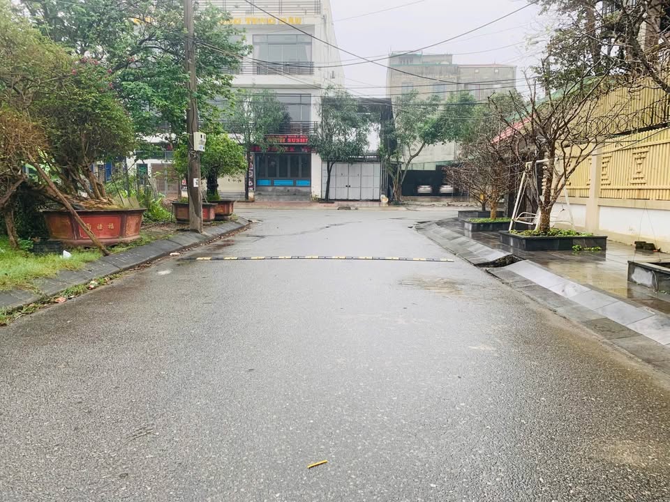 Đất biệt thự Sông Đà - Đường Hàm Nghi, 345m² chỉ 11 tỷ - Cơ hội đầu tư tuyệt vời!