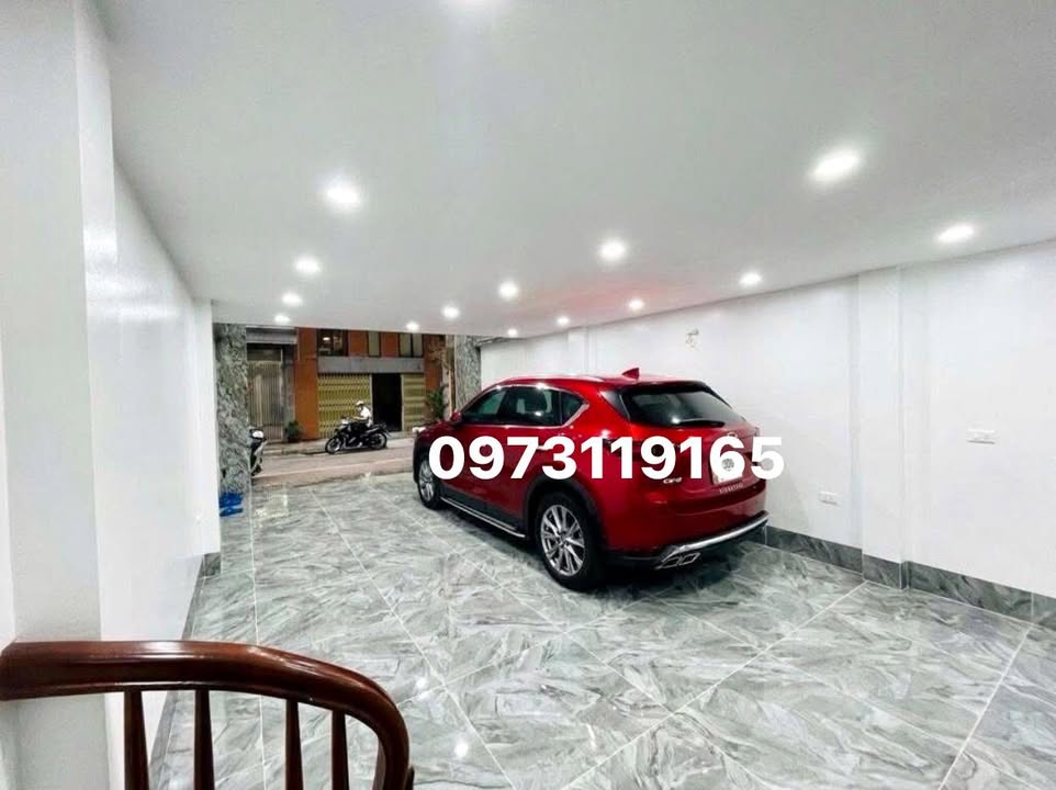 FrontHouse Nguyễn Văn Cừ 62m² giá 15 tỷ - Kinh doanh sầm uất, nội thất sang trọng!