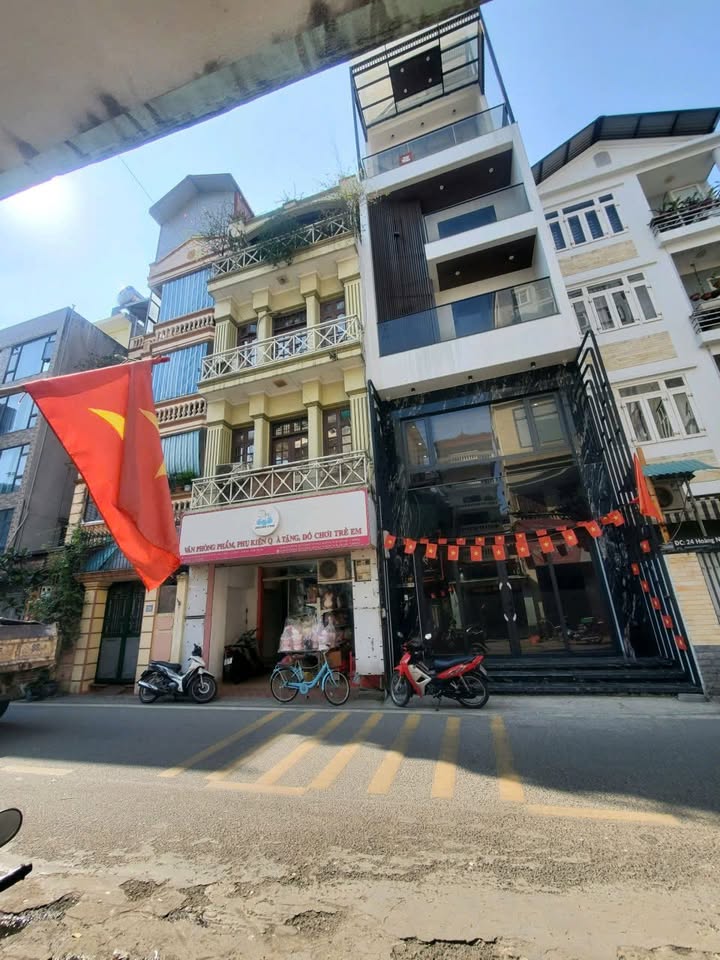 Nhà mặt phố Hoàng Như Tiếp, Long Biên 80m² giá 41 tỷ - Đầu tư sinh lời lý tưởng!
