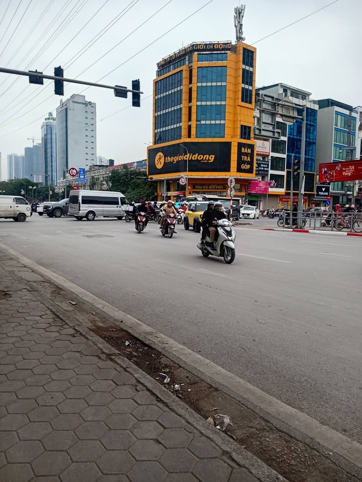 Mặt phố Nguyễn Thanh Bình Hà Đông 45m² giá 18 tỷ - Kinh doanh sầm uất!