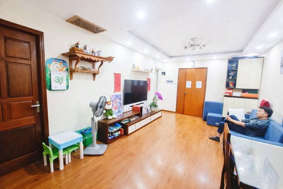 Căn hộ Resco Phạm Văn Đồng 70m² giá 5.4 tỷ - Đầy đủ nội thất, chỉ việc vào ở!