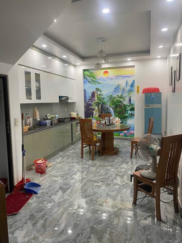 Nhà mặt đường Kiều Sơn, Hải An 52m² giá 5.2 tỷ - Kinh doanh thuận lợi!