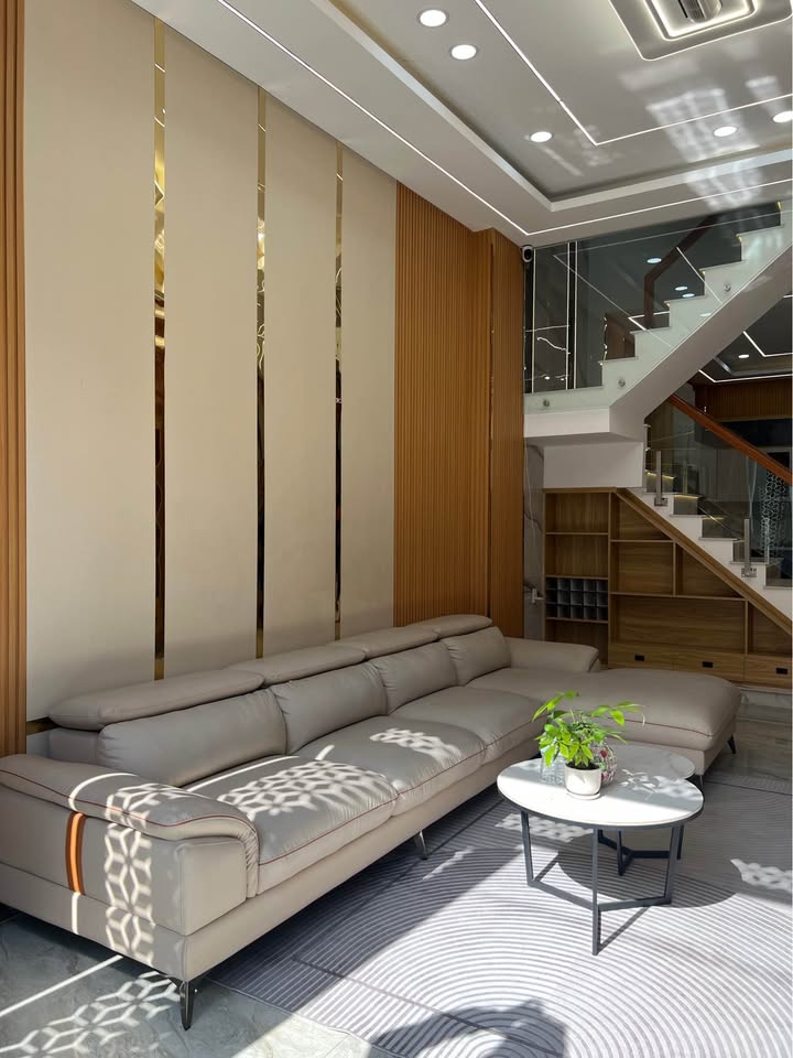 Nhà phố Thạnh Lộc, Quận 12 - 60m² giá 5.6 tỷ - Sổ hồng riêng, hoàn công đầy đủ!