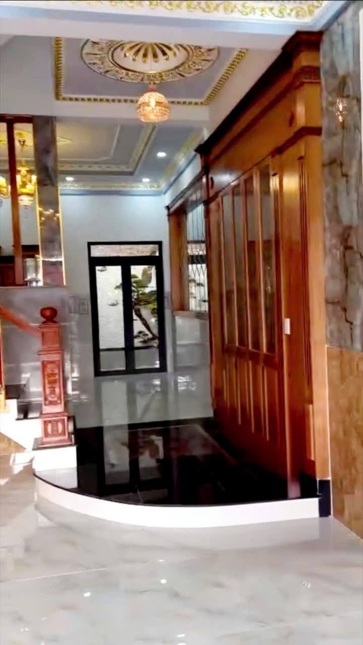 Nhà đẹp Xuân Thới Thượng, Hóc Môn 119m² giá 6,7 tỷ - Ô tô đậu trong sân!