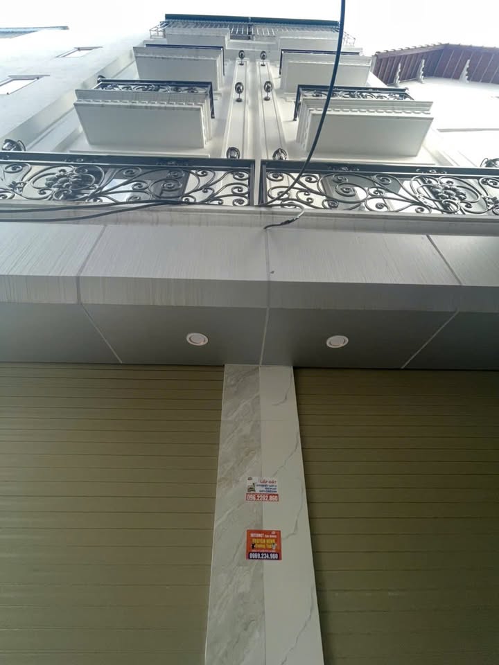 Nhà đẹp Bát Khối, 32m², giá chỉ 6 tỷ - Gần hồ điều hòa lớn nhất Long Biên!