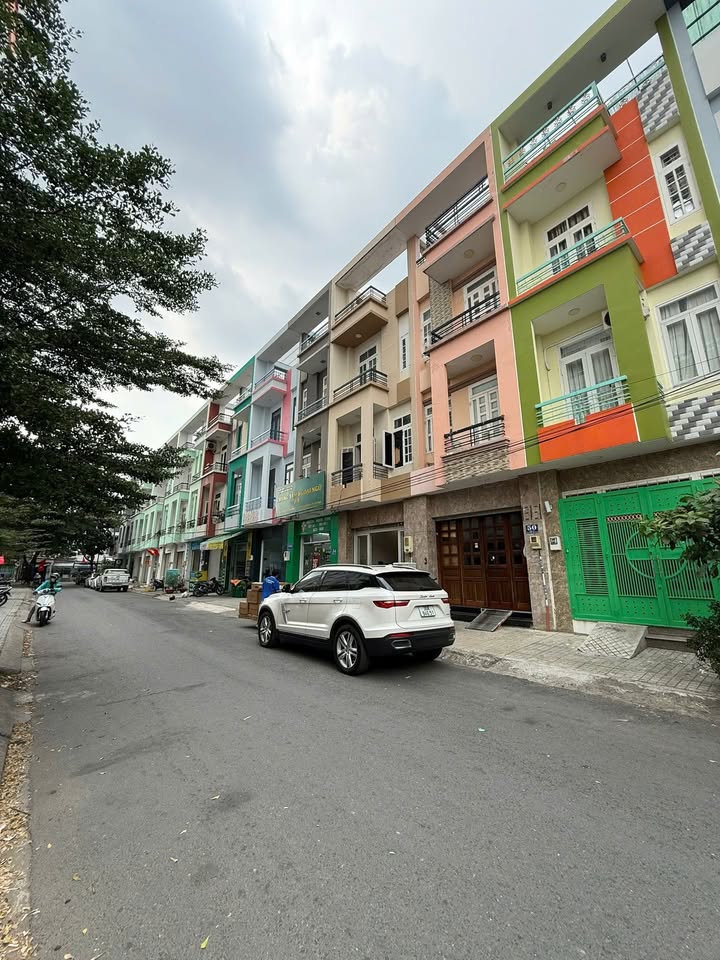 Nhà 4 tầng phường Bình Đông, Quận 8, 64m² giá 11.88 tỷ - Sổ hồng riêng hoàn công