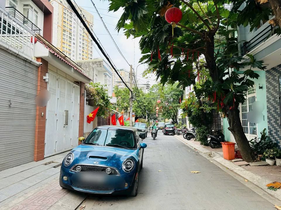 Nhà Hẻm 7 Chỗ Thảo Điền 102m² giá 16.5 tỷ - Thiết kế hiện đại, view Landmark81