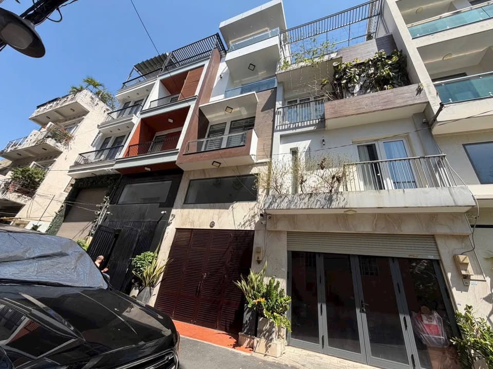 Nhà phố 5 tầng Nguyễn Văn Đậu 72m² giá 15.5 tỷ - Sẵn sàng cho gia đình bạn!