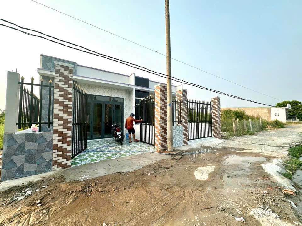 Nhà cấp 4 mới xây 117m² tại Nhựt Chánh - Giá chỉ 1.299 tỷ - Sổ hồng chính chủ!