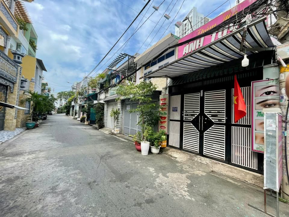 Nhà riêng hẻm 7m Hoa Bình Quận Tân Phú 56m² giá 6.1 tỷ - Cơ hội đầu tư tuyệt vời!