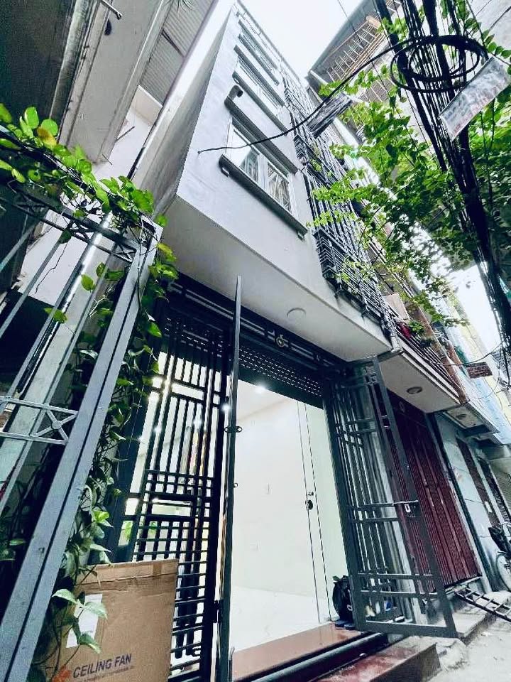 Nhà riêng Xuân Thủy, Cầu Giấy 35m² giá 7 tỷ - Sổ đỏ chính chủ, gần Metro!