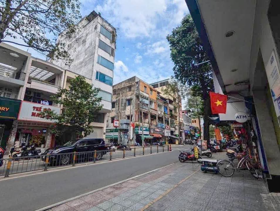 FrontHouse Trần Quang Khải, Quận 1, 85m² giá 30 tỷ - Cơ hội đầu tư hấp dẫn!