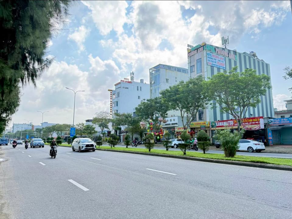 FrontHouse Nguyễn Tất Thành Đà Nẵng 250m² giá 33 tỷ - Vị trí đắc địa kinh doanh!