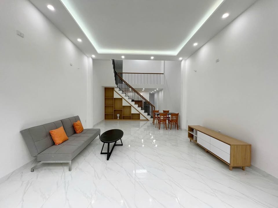 Bán nhà mặt tiền đường Cù Chính Lan, Đà Nẵng 74m² giá 7.8 tỷ - Thương lượng linh hoạt!