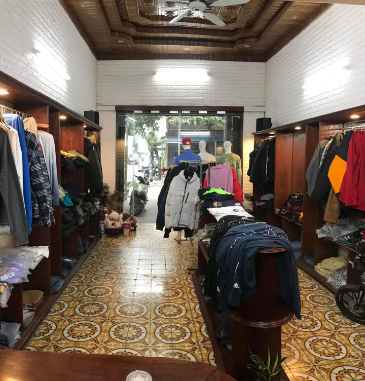 Nhà mặt đường Giải Phóng, Nam Định 45m² giá 5.4 tỷ - Địa thế kinh doanh lý tưởng!