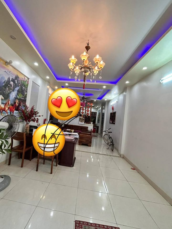 Nhà 3 tầng Đào Văn Tiến, Nam Định 64m² giá 5.25 tỷ - Vị trí đắc địa gần chợ đêm