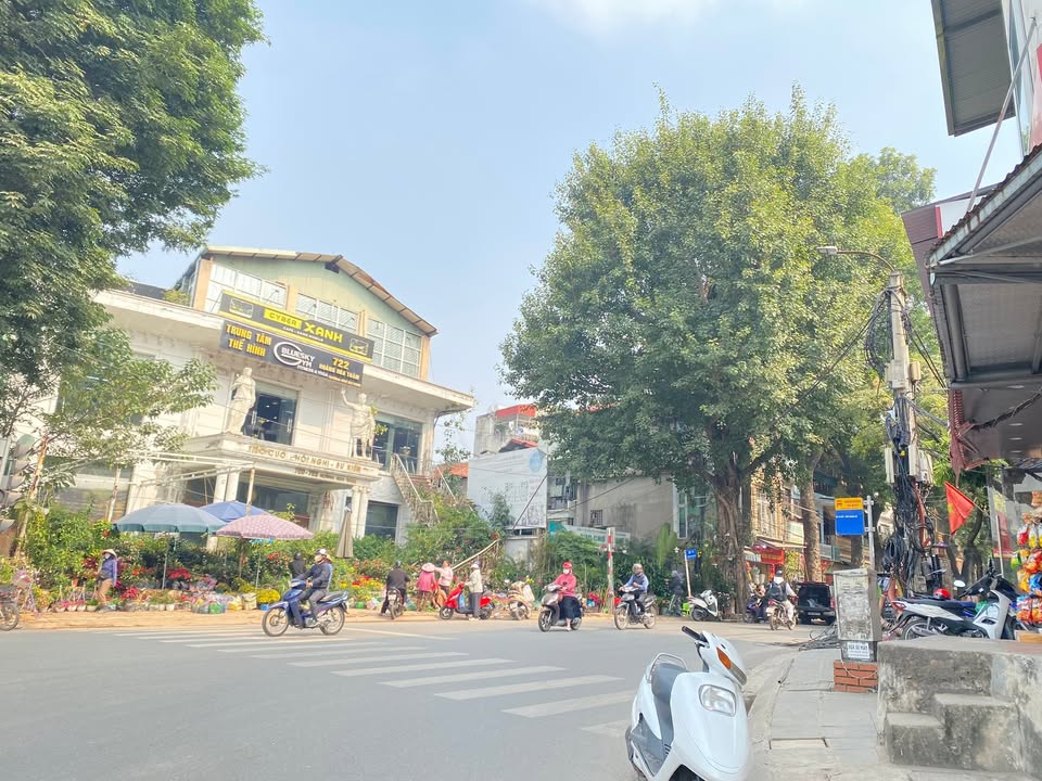 Nhà Thụy Khuê Tây Hồ 40m² giá 8.6 tỷ - Ngõ thông, gần phố!