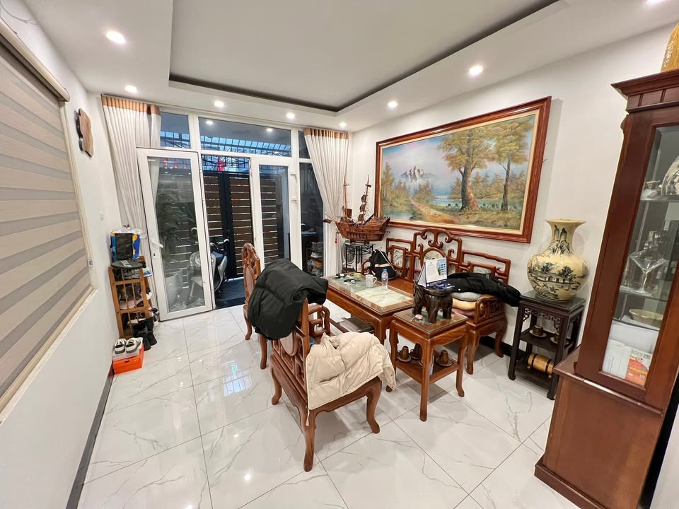 Nhà ngõ thông Văn Cao 50m² giá thỏa thuận - Lô góc 3 mặt thoáng