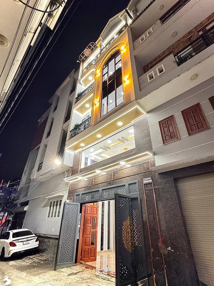 Nhà phố Tân Bình 70m² giá 13.6 tỷ - Thiết kế hiện đại, đầy đủ tiện nghi!