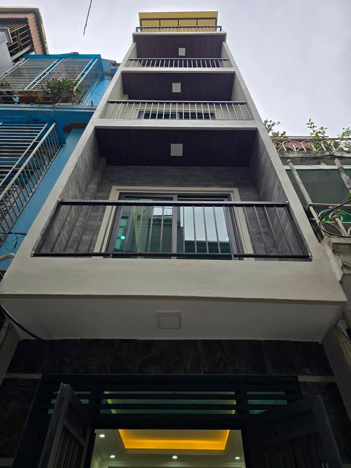 Nhà phố Vạn Phúc Hà Đông 43m² giá 12 tỷ - Ô tô đỗ cửa, thoáng mát!