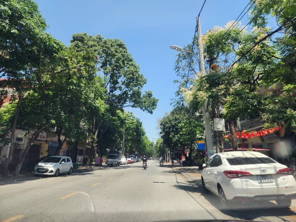 FrontHouse mặt tiền đường Thiên Đức, 88.8m² giá 11 tỷ - Kinh doanh sầm uất!