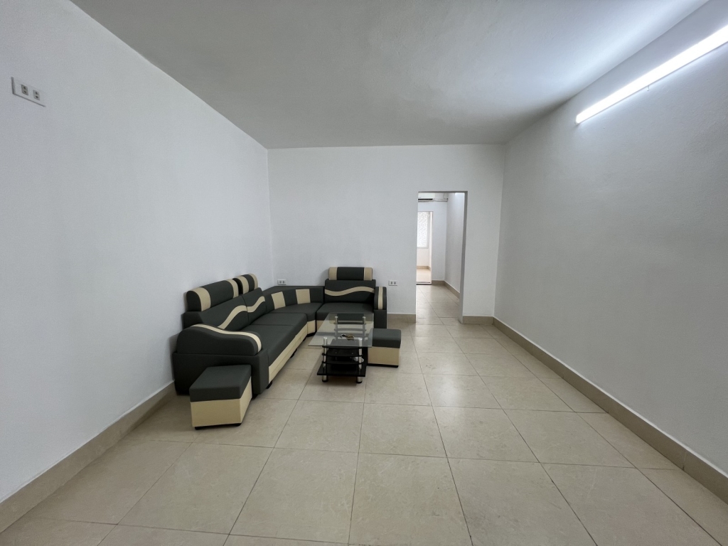 Căn hộ tập thể Hoàng Đạo Thành, Thanh Xuân 75m² giá 3.8 tỷ - Ô tô tránh đỗ ngay chân cầu thang!