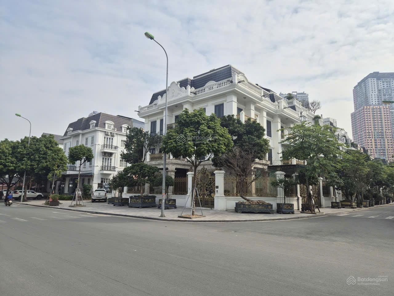 Biệt thự KĐT Dương Nội 200m² giá 36 tỷ - Vị trí đẹp cạnh công viên