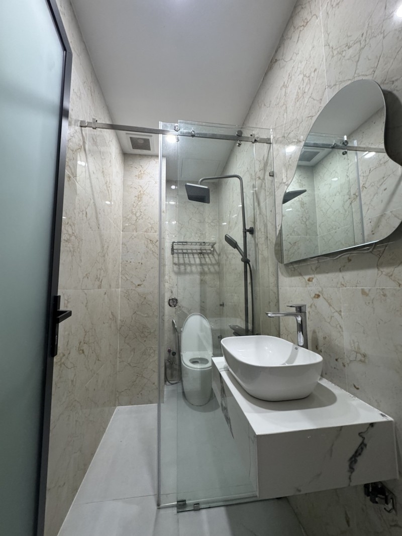 Nhà mới 3 tầng hẻm 545 Nguyễn Xiển, Thủ Đức, 51m² giá 5.2 tỷ - Sẵn sàng vào ở ngay!