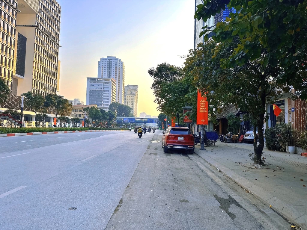 Bán nhà mặt phố Nguyễn Chí Thanh, Đống Đa 112m² giá 68 tỷ - Kinh doanh sầm uất!