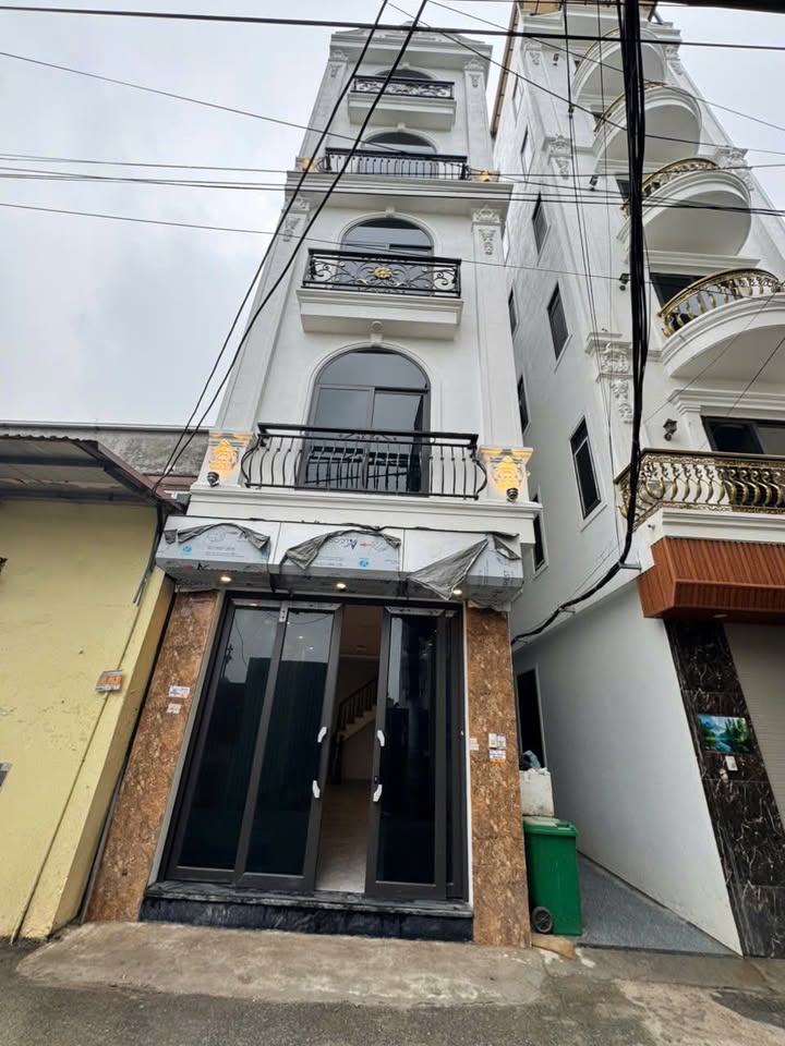 Nhà lô góc La Tinh, Quận Hà Đông, 40m² giá 8 tỷ - Kinh doanh đỉnh cao!