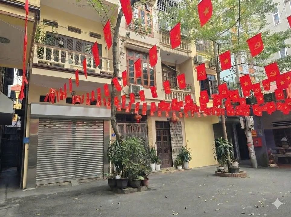 Nhà riêng Nguyễn Trãi, Hà Đông 43m² giá 9 tỷ - View sân chơi thoáng mát